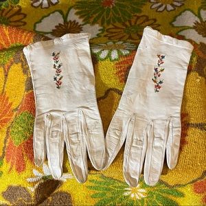 Vtg leather gloves